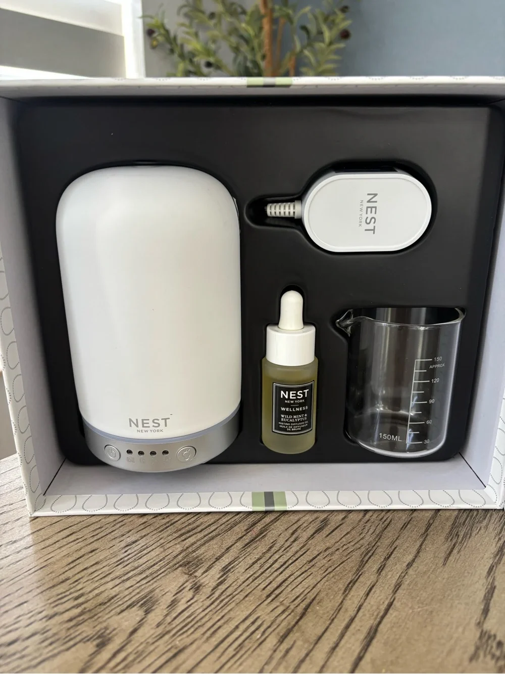 NEST Wellness Aromatherapy Diffuser Set - White with Olive Accents-New in box